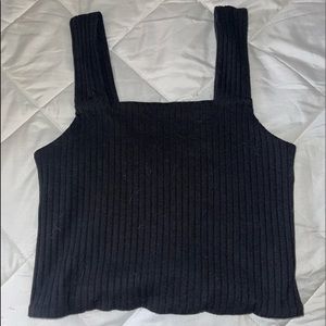 Black ribbed cropped tank